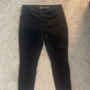 Levi's Women's Dark Black Jeggings
